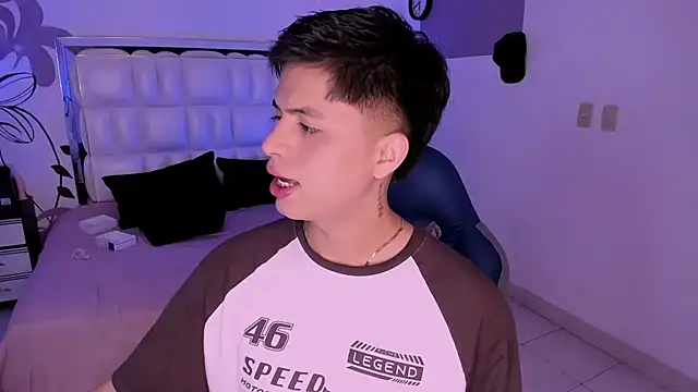 Snapshot of Niicky1_ chatting on 12-27-24, 08:39 Niicky1  online show from 12-27-24, 08:39