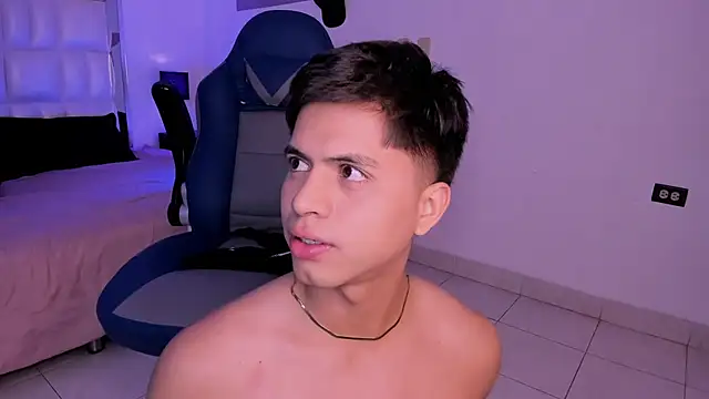 Snapshot of Niicky1_ chatting on 12-27-24, 11:42 Niicky1  online show from 12-27-24, 11:42