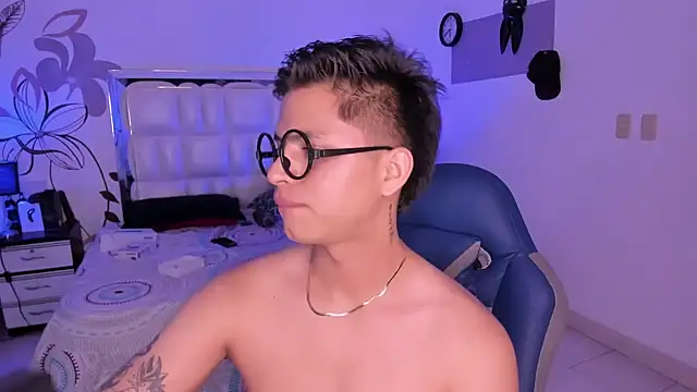 Snapshot of Niicky1_ chatting on 02-13-25, 12:35 Niicky1  online show from 02-13-25, 12:35