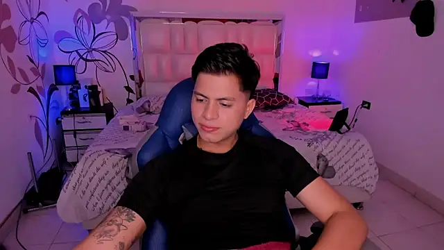 Snapshot of Niicky1_ chatting on 02-19-25, 08:52 Niicky1  online show from 02-19-25, 08:52