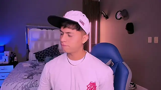 Snapshot of Niicky1_ chatting on 03-19-25, 09:27 Niicky1  online show from 03-19-25, 09:27