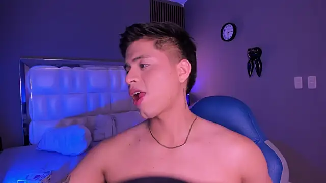 Snapshot of Niicky1_ chatting on 09-10-25, 09:15 Niicky1  online show from 09-10-25, 09:15