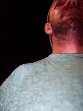 Snapshot of Treemandude chatting on 10-08-25, 11:08 Treemandude online show from 10-08-25, 11:08