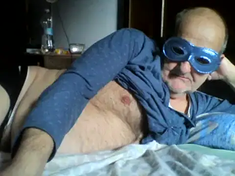 Snapshot of Geppo5911 chatting on 12-18-24, 12:07 Geppo5911 online show from 12-18-24, 12:07