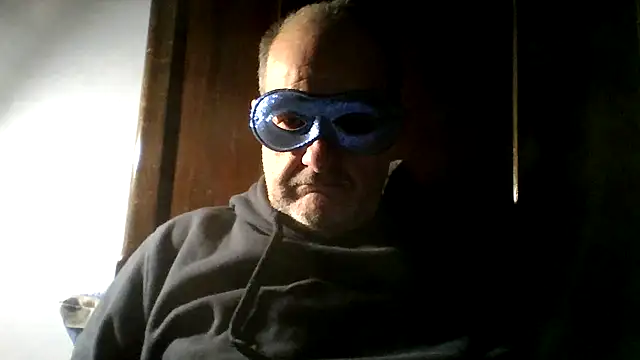 Snapshot of Geppo5911 chatting on 12-22-24, 04:59 Geppo5911 online show from 12-22-24, 04:59