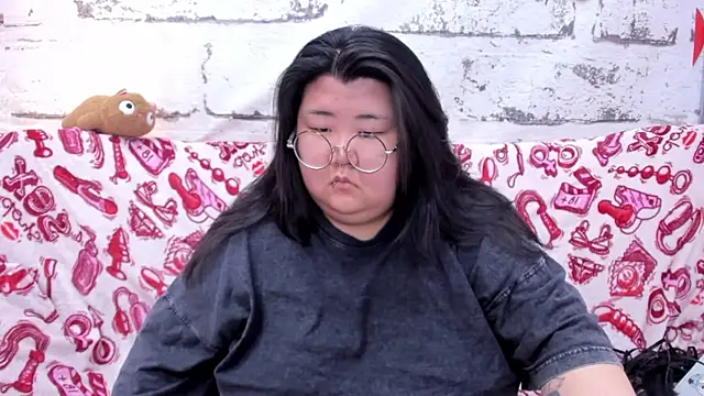 Snapshot of Nadine_asian chatting on 06-21-26, 08:17 Nadine asian online show from 06-21-26, 08:17