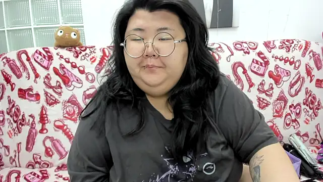 Snapshot of Nadine_asian chatting on 07-07-26, 01:30 Nadine asian online show from 07-07-26, 01:30
