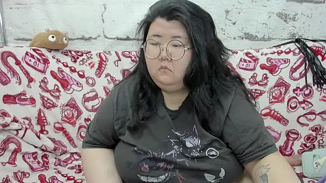 Snapshot of Nadine_asian chatting on 07-09-26, 02:04 Nadine asian online show from 07-09-26, 02:04