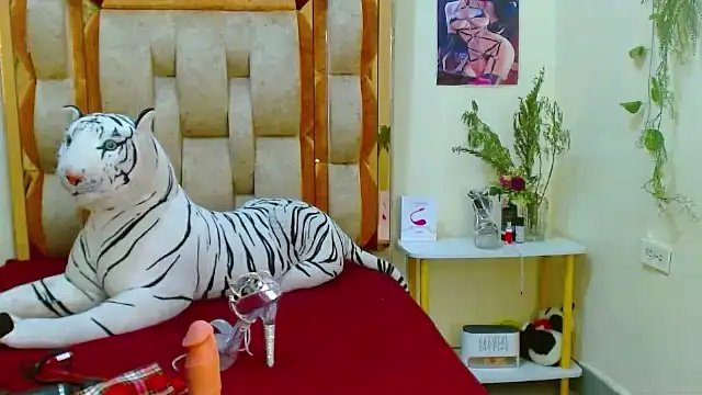 lady scarlettt online show from 01-30-25, 09:15