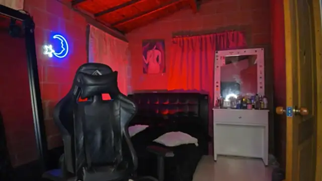 Snapshot of johedija chatting on 09-23-25, 10:46 johedija online show from 09-23-25, 10:46