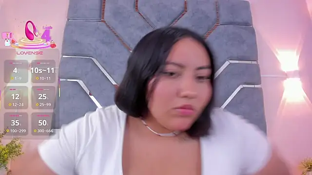 Snapshot of LucciaPorter chatting on 11-28-25, 09:17 LucciaPorter online show from 11-28-25, 09:17