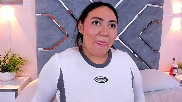 Snapshot of LucciaPorter chatting on 12-01-25, 09:31 LucciaPorter online show from 12-01-25, 09:31