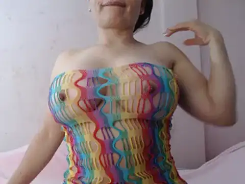 Snapshot of Janna099 chatting on 12-16-24, 11:07 Janna099 online show from 12-16-24, 11:07