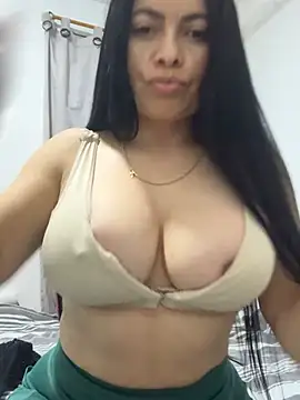 Snapshot of Janna099 chatting on 02-20-25, 11:21 Janna099 online show from 02-20-25, 11:21