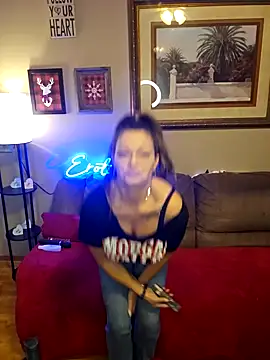 Snapshot of Erotic_and_Exotic chatting on 01-28-25, 07:00 Erotic and Exotic online show from 01-28-25, 07:00