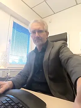 Snapshot of tom-swede chatting on 03-25-26, 04:02 tom-swede online show from 03-25-26, 04:02