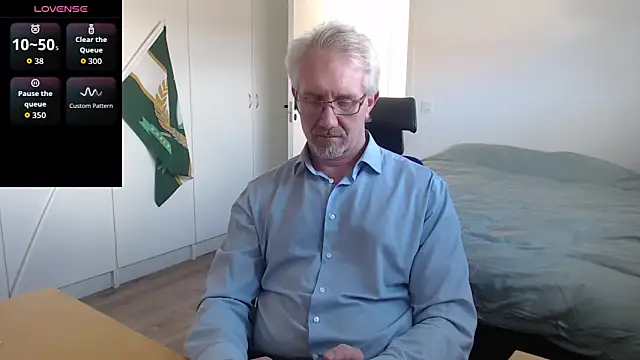 Snapshot of tom-swede chatting on 03-27-26, 01:33 tom-swede online show from 03-27-26, 01:33