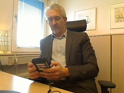 Snapshot of tom-swede chatting on 04-02-26, 12:47 tom-swede online show from 04-02-26, 12:47