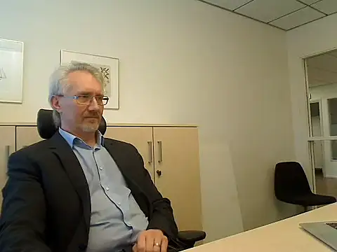 Snapshot of tom-swede chatting on 04-13-26, 03:28 tom-swede online show from 04-13-26, 03:28