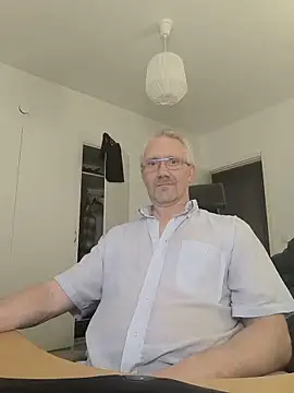 Snapshot of tom-swede chatting on 06-04-26, 11:00 tom-swede online show from 06-04-26, 11:00
