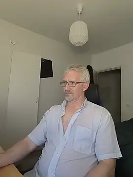 Snapshot of tom-swede chatting on 06-06-26, 11:09 tom-swede online show from 06-06-26, 11:09