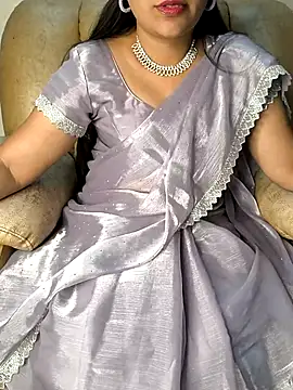 Traditional Housewife  online show from 02-13-25, 05:33