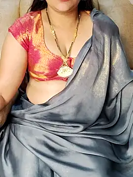 Traditional Housewife  online show from 02-18-25, 01:32