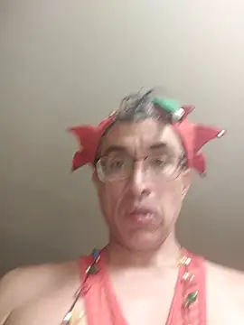 Snapshot of FetishTClouds chatting on 11-18-25, 01:00 FetishTClouds online show from 11-18-25, 01:00