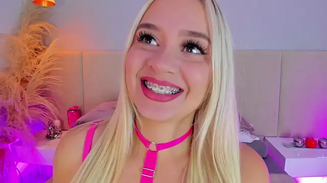 Snapshot of sofia_pamela chatting on 12-03-25, 07:01 sofia pamela online show from 12-03-25, 07:01