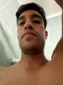 Snapshot of Magicerosxx69 chatting on 09-09-25, 04:45 Magicerosxx69 online show from 09-09-25, 04:45