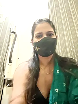 Snapshot of indianliza chatting on 10-25-25, 02:35 indianliza online show from 10-25-25, 02:35