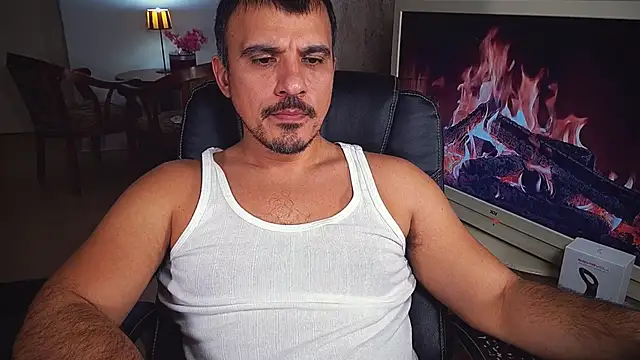 officeman7 online show from 12-01-24, 04:51