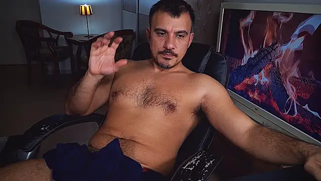 officeman7 online show from 12-16-24, 08:16