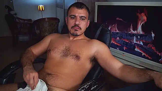 officeman7 online show from 12-20-24, 08:55