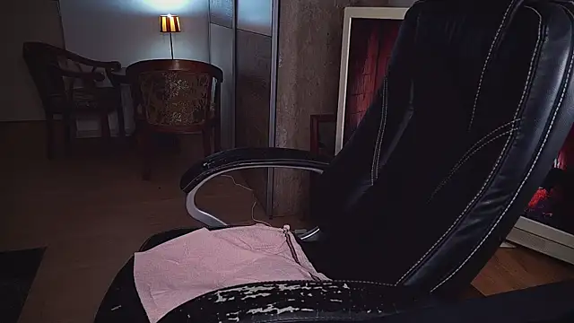 officeman7 online show from 01-04-25, 05:26