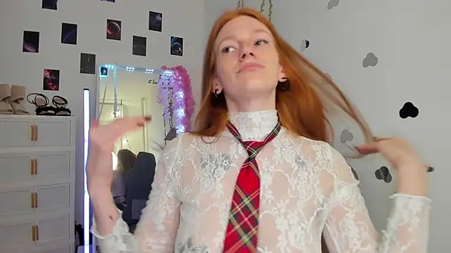 Aliceginger99 online show from 05-13-26, 01:19