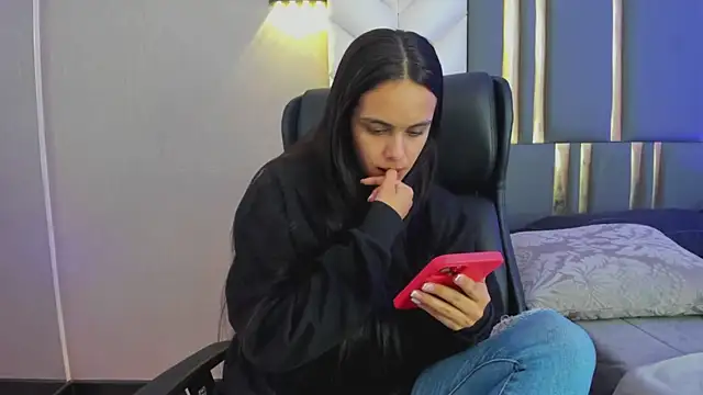 ChloeHarper  online show from 04-24-26, 11:56