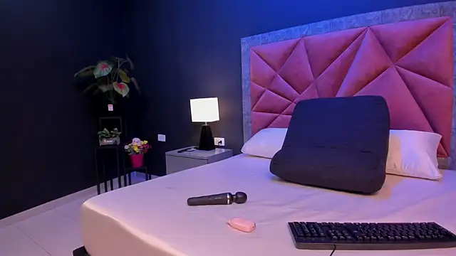 mia milff online show from 03-27-26, 07:13