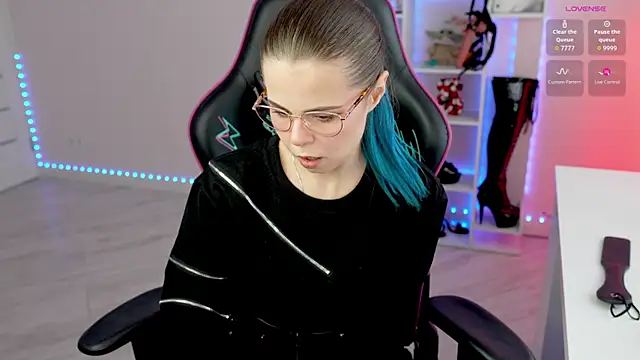 Snapshot of Latex_Kitty chatting on 06-16-26, 03:14 Latex Kitty online show from 06-16-26, 03:14