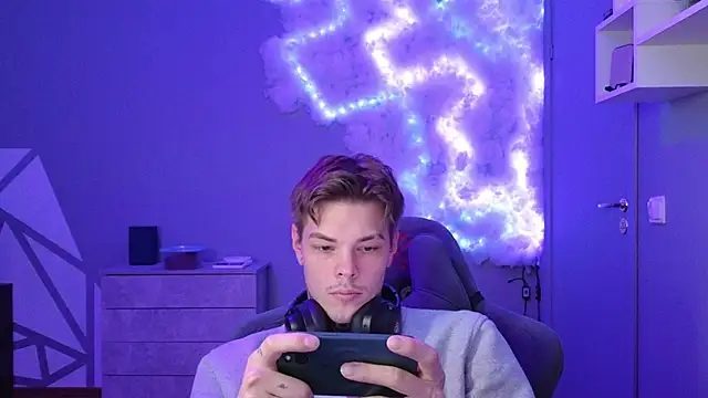 DENIS HERE online show from 12-08-24, 12:41