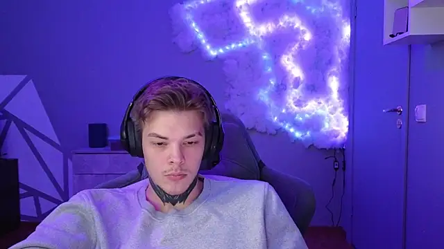 DENIS HERE online show from 12-08-24, 03:45