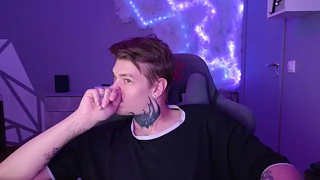 DENIS HERE online show from 12-24-24, 10:06