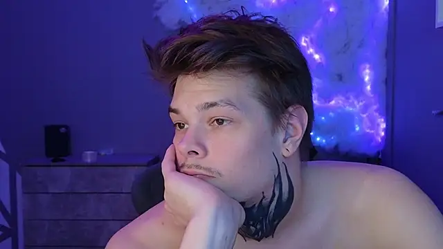 DENIS HERE online show from 12-31-24, 09:17