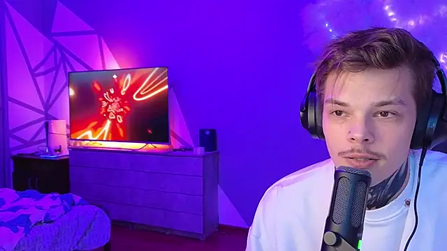 DENIS HERE online show from 01-10-25, 07:43