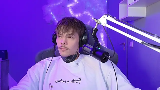 DENIS HERE online show from 01-15-25, 05:15