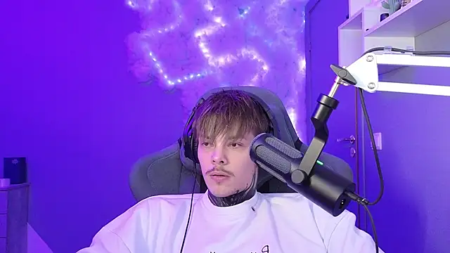 DENIS HERE online show from 01-15-25, 08:16