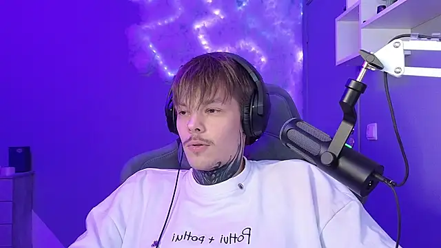 DENIS HERE online show from 01-16-25, 02:19