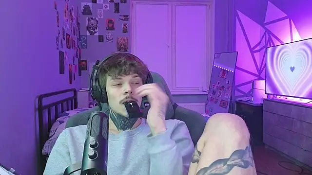 DENIS HERE online show from 02-10-25, 11:45