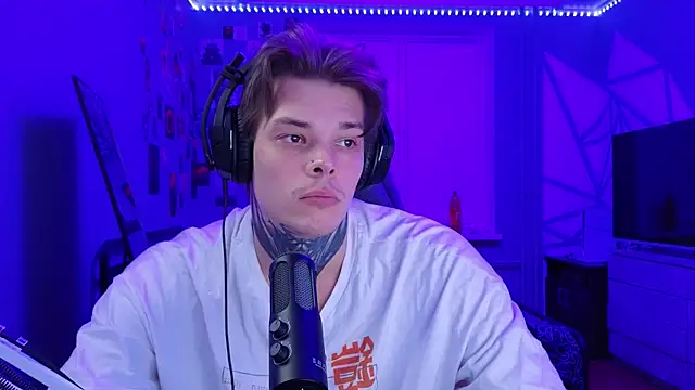 DENIS HERE online show from 02-18-25, 12:37