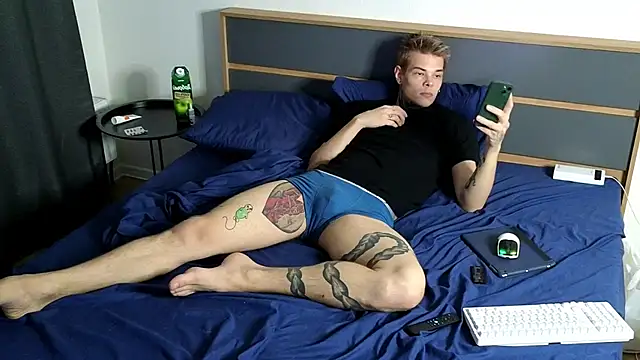 DENIS HERE online show from 09-27-25, 04:23